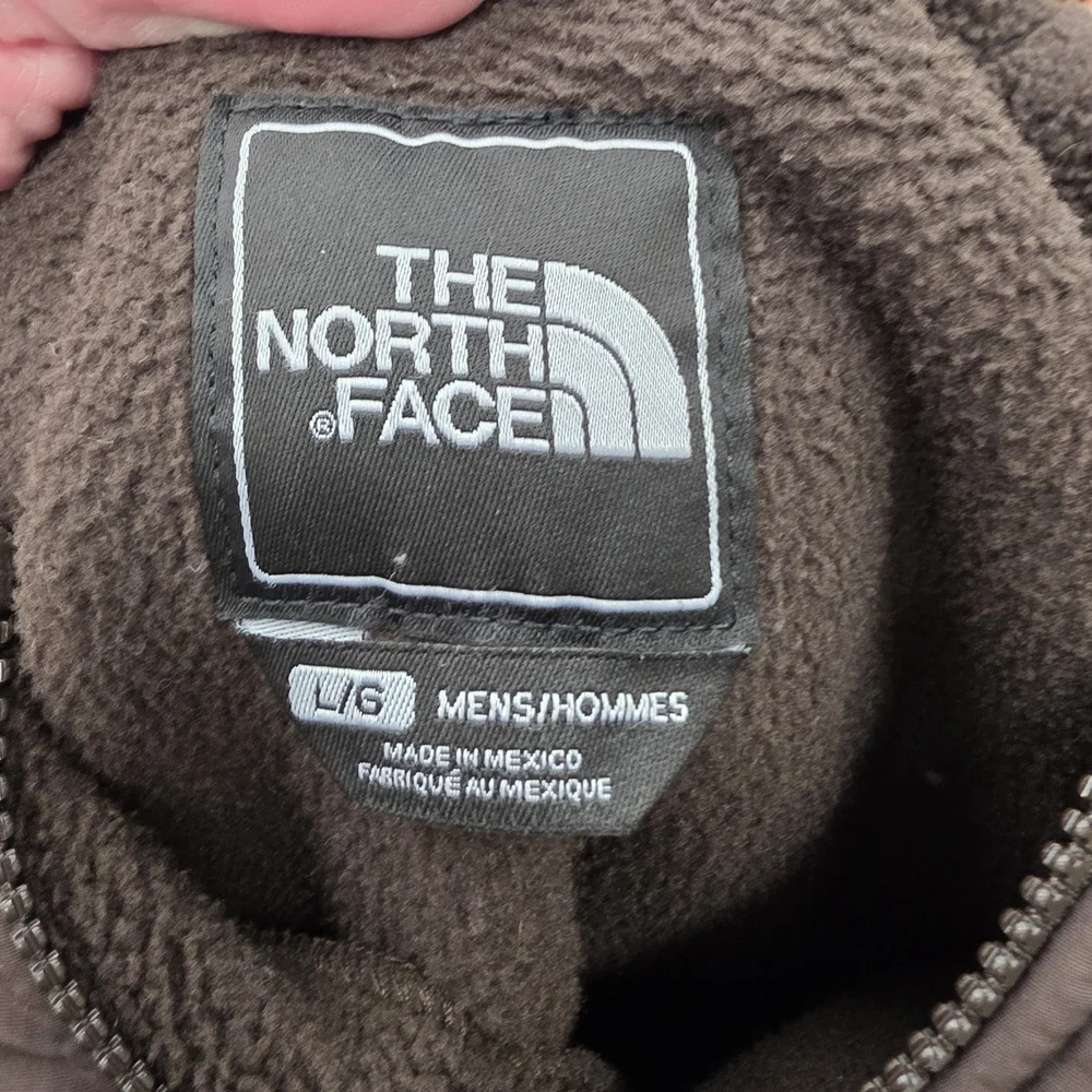 The North Face Men's Dark Brown Performance Jacket - Picture 12 of 13